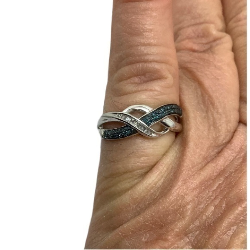 JWBR sterling silver Blue & white diamond ring